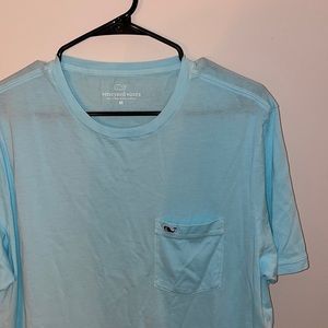 Vineyard Vines pocket t-shirt medium